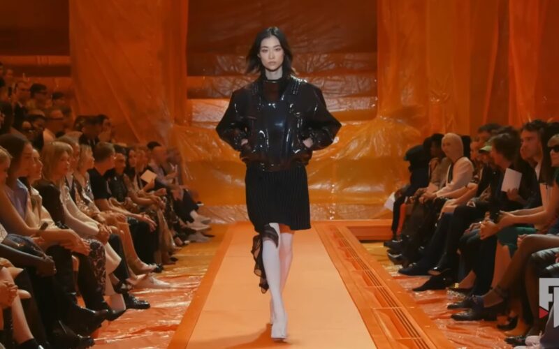 Deretan merek fesyen meriahkan Paris Fashion Week 2024