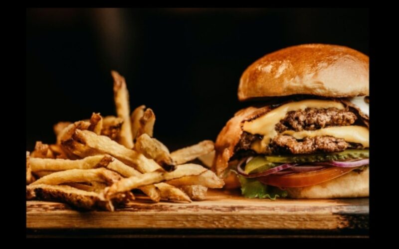 Nikmati kelezatan ayam dan burger di Chigo x Flip dengan Promo BRI