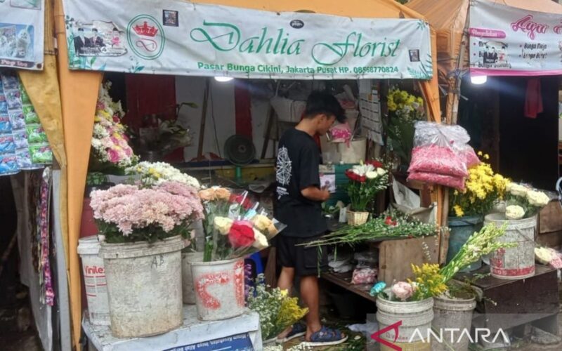 Cerita dinamika penjualan bunga di Pasar Kembang Cikini