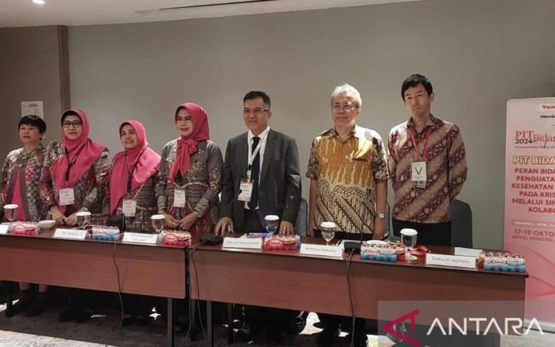 Yakult lakukan pendekatan pola hidup sehat dengan bidan