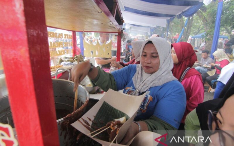 Kuliner khas Sumatera Barat sate Padang, ini resep dan cara buatnya