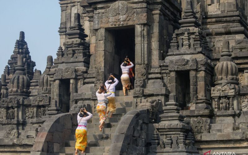 Ritual Abhiseka dan Parisuda Agung upaya lestarikan Candi Prambanan