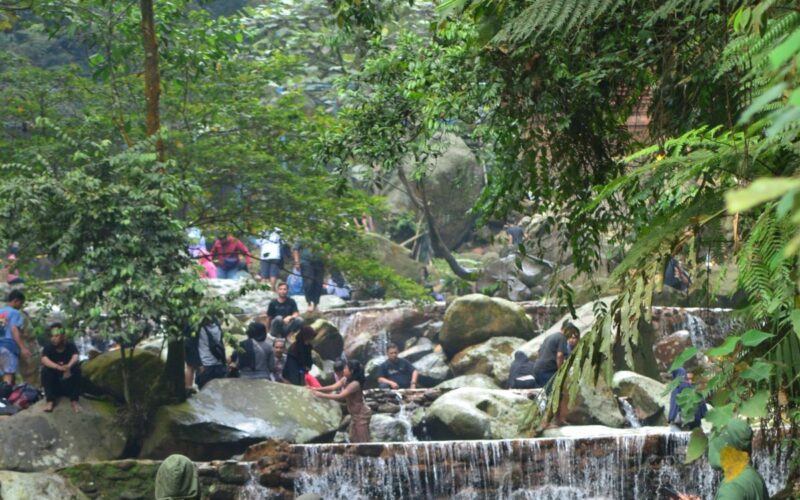 Curug Pangeran: Sejarah, lokasi, dan harga tiket masuk